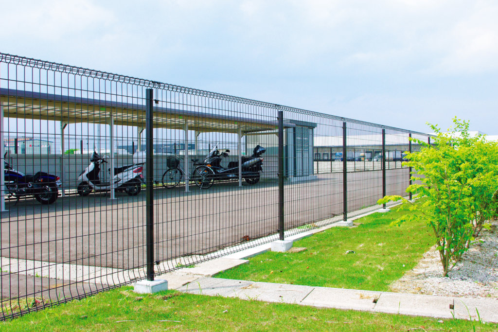 メッシュフェンス