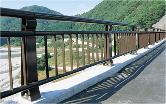 橋梁用防護柵